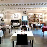 乌鸦城堡酒店