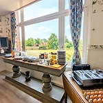 酒店 乌鸦城堡酒店 3*