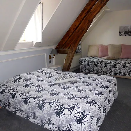 Chateau Corneille Szálloda 3*