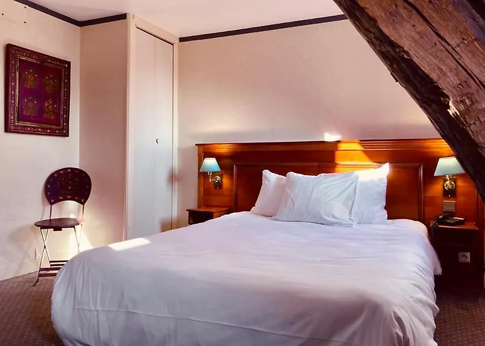 Hotel Chateau Corneille 3*